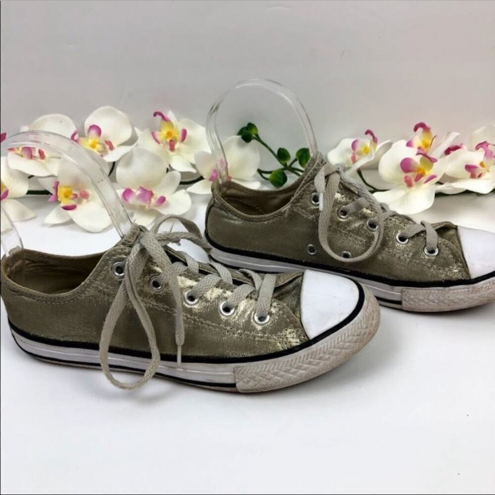 Converse Chuck Taylors Sneakers girls size 3